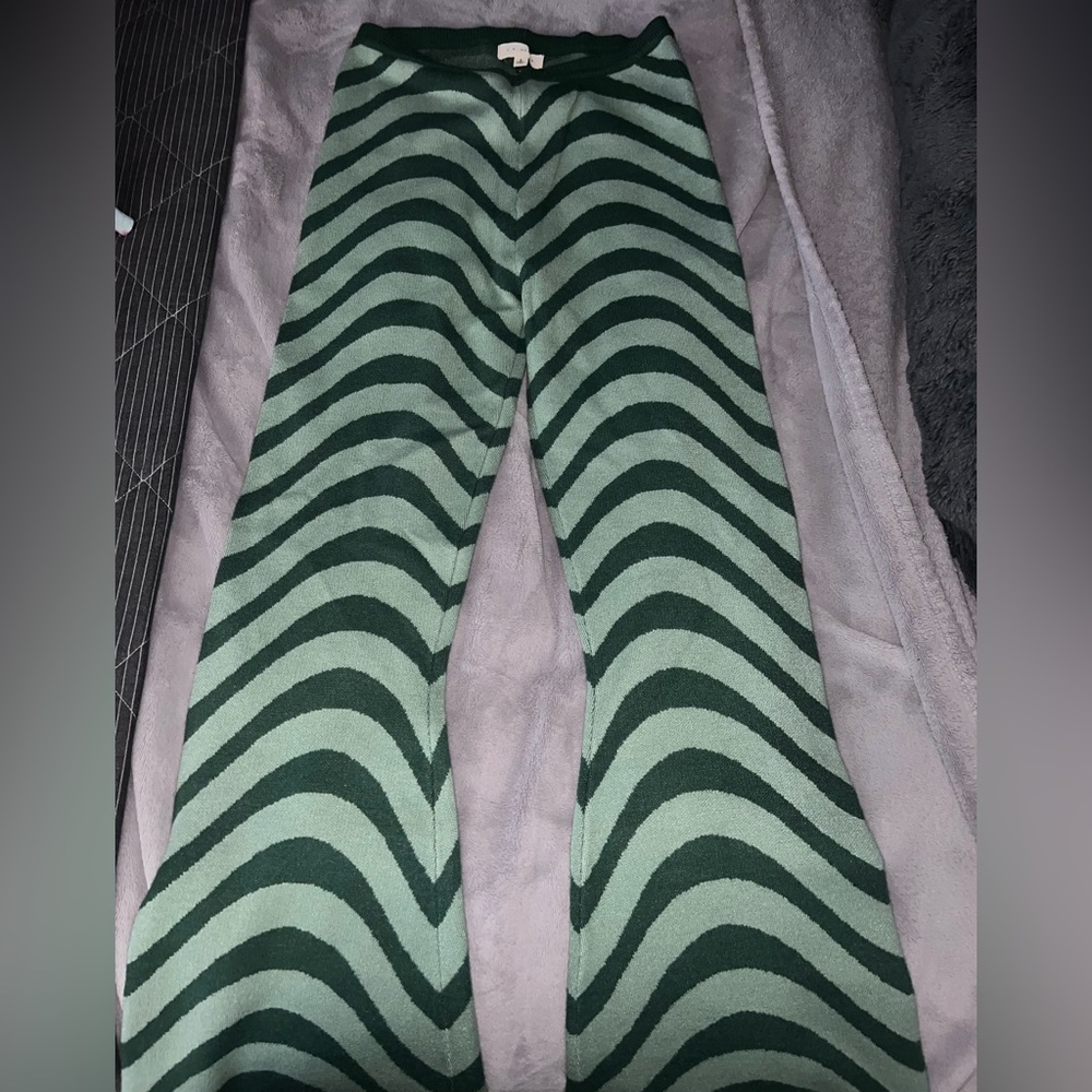 L.A. Hearts by Pacsun Green Printed Sweater Flare Pants